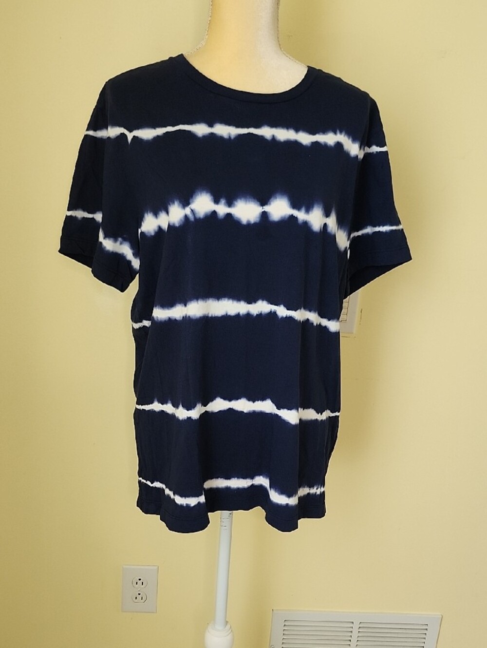 J. Crew Navy and White Horizontal Tie-Dye T-Shirt Size Large